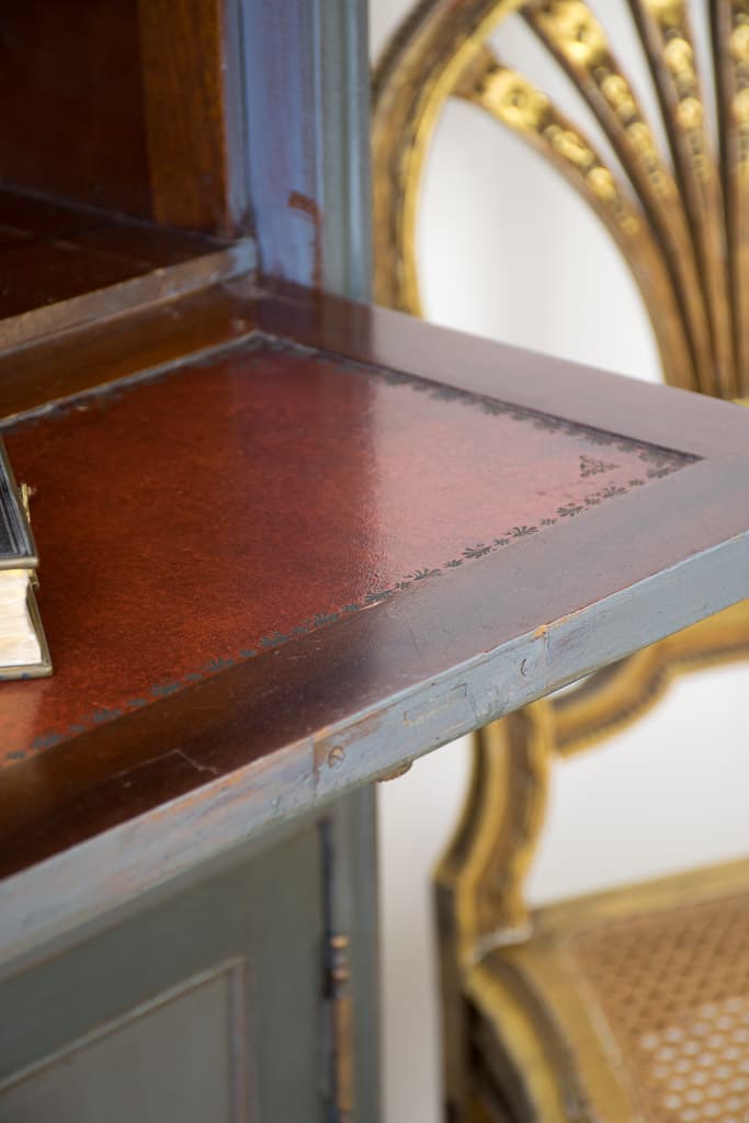 French Louis XVI Style Writing Desk - French antique cabinets 3