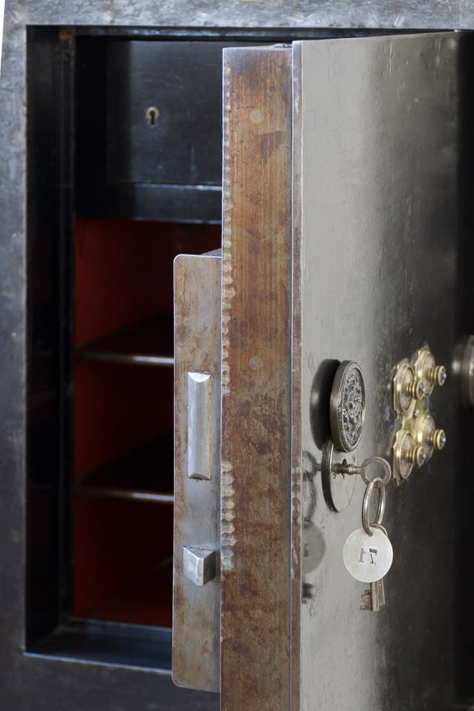 Exceptional Late 19th Century Antique Safe Cabinet - French antique 保險箱 6