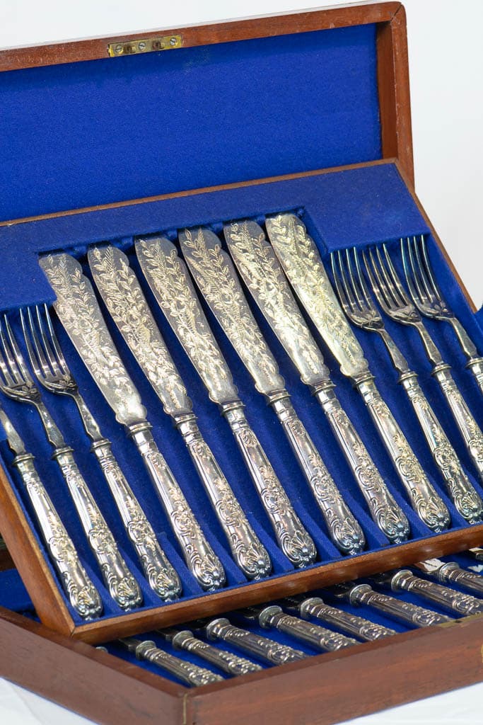 Beautiful Set of 24 Silver Cutlery in Original Case - French antique decorative objects 2