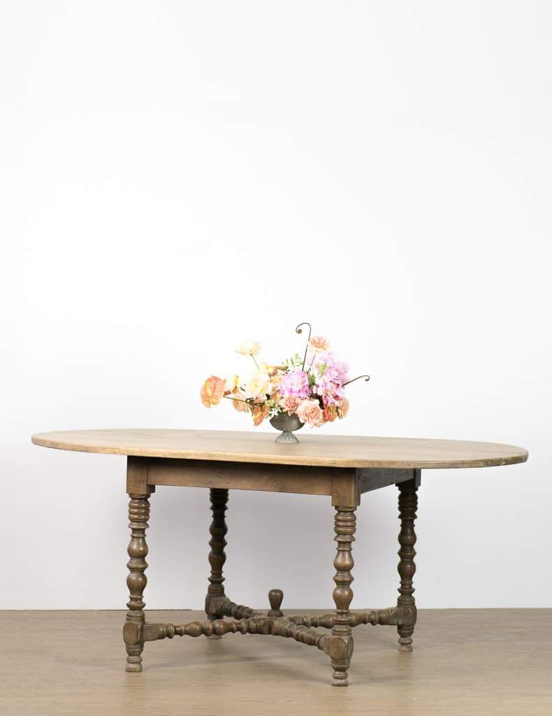 Late 19th Century French Provincial Oak Dining Table with Original Patina - French antique dining tables 6