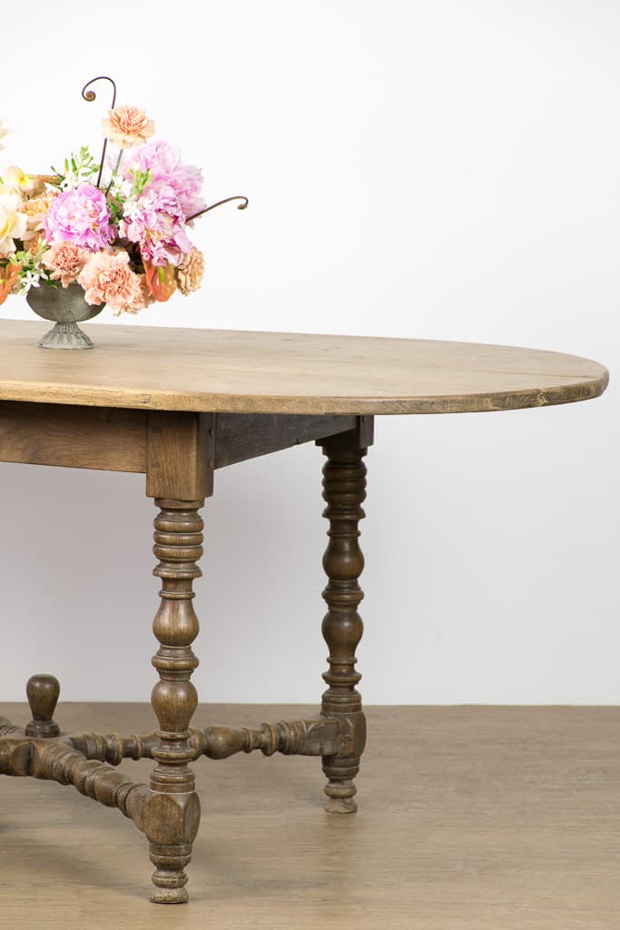 Late 19th Century French Provincial Oak Dining Table with Original Patina - French antique dining tables 3