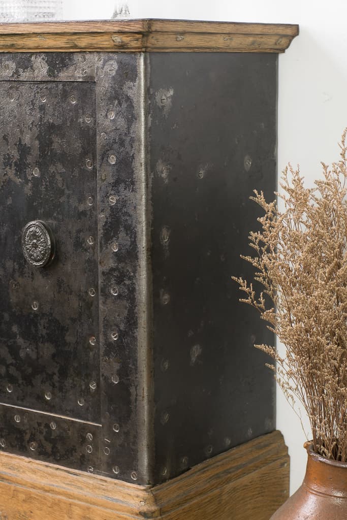 Large Metal and Wood Antique Safe Cabinet with Key - French antique 保險箱 2